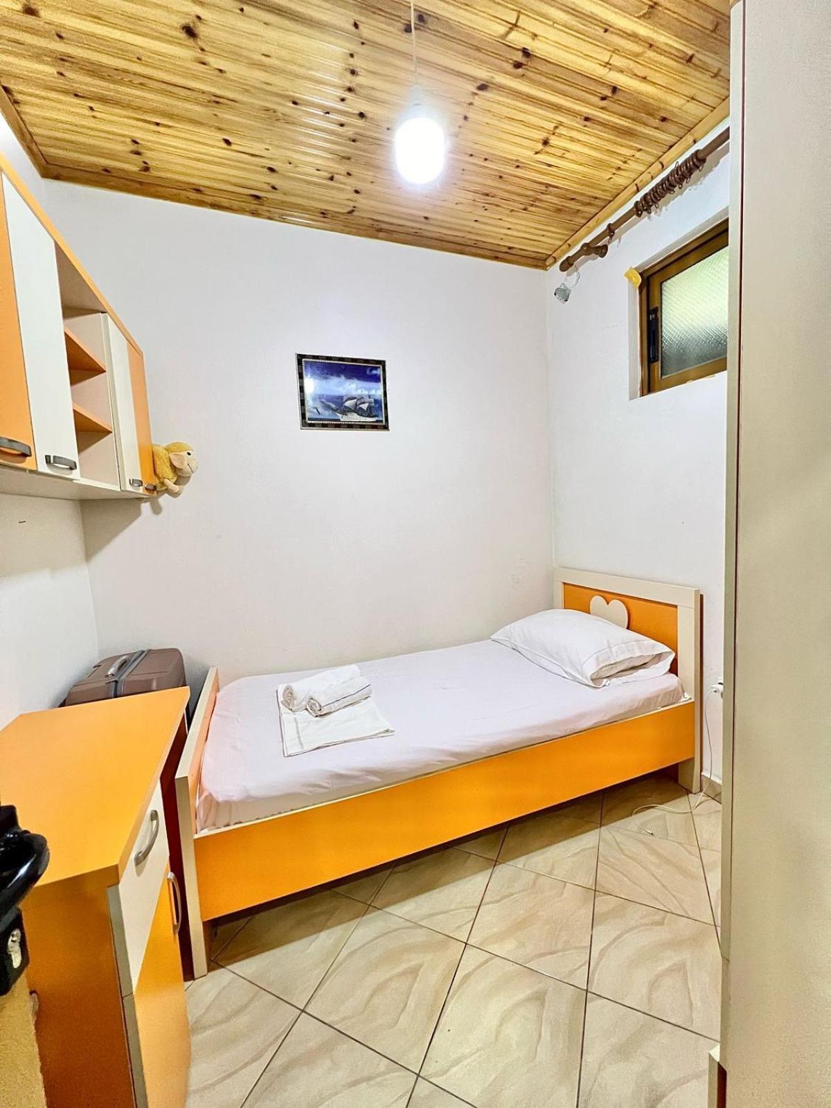Appartamento Marisi House Vlorë Esterno foto