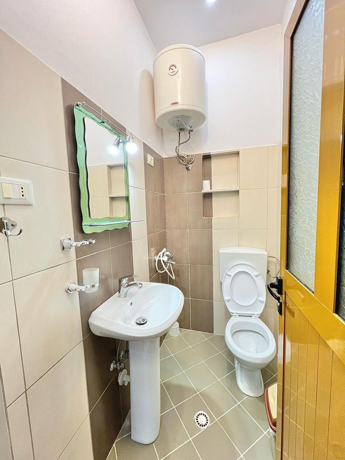 Appartamento Marisi House Vlorë Esterno foto